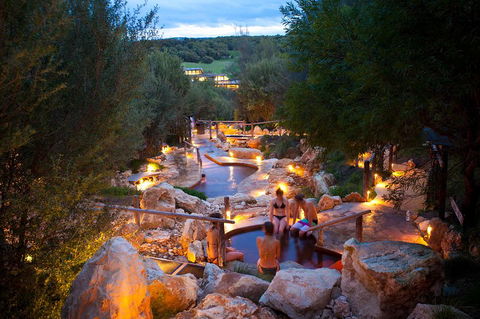 Peninsula Hot Springs Tour With Restaurant Lunch & Gondola Ride - Rental Cars 2