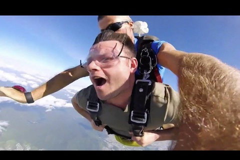 Reef And Rainforest Tandem Sky Dive In Cairns - Rental Cars 1