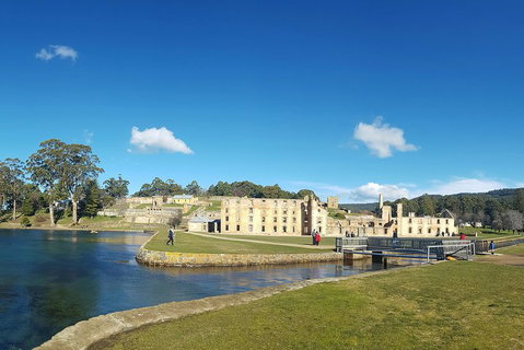 6-Day Tasmanian Explorer Adventure Tour From Hobart - Rental Cars 0